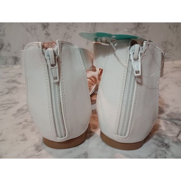 NWT SO Shiny White with White Floral Design Size 5 - Picture 5 of 7